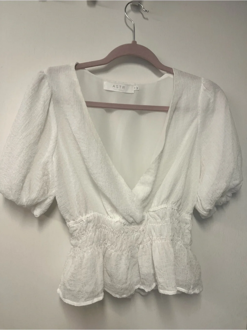ASTR The Label White Textured Puff Sleeve Peplum Wrap Blouse